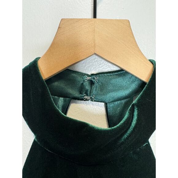 Revelry Tori Velvet Dress in Emerald 4 Halter Neck Open Back Bridesmaid Wedding - Picture 6 of 14